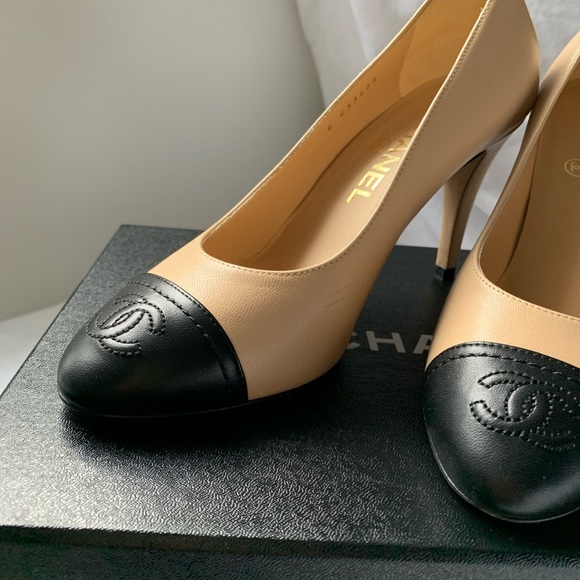 Authentic Chanel Nude Heels - Picture 3 of 6